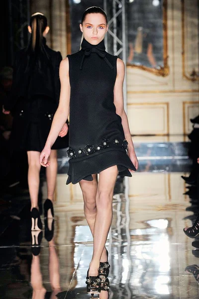 Look 4